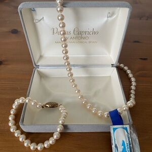 Cream Pearl Necklace and Bracelet Set